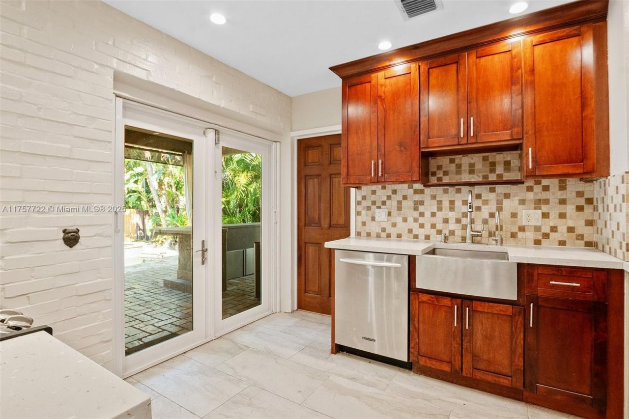 2725 NE 21st Ave, Fort Lauderdale, FL 33306 Photo