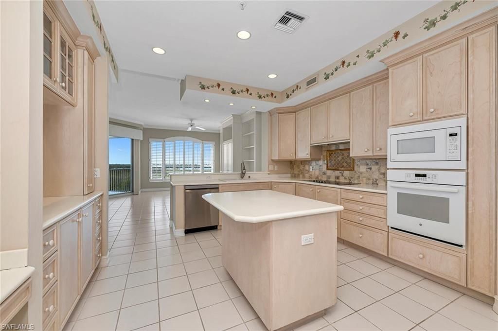 4811 Island Pond Ct, Unit 402, Bonita Springs, FL 34134 Photo