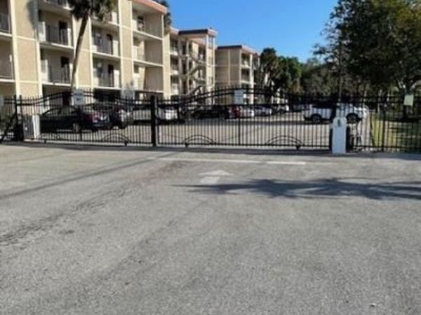 2649 NW 48th Ter, Unit 340, Lauderdale Lakes, FL 33313