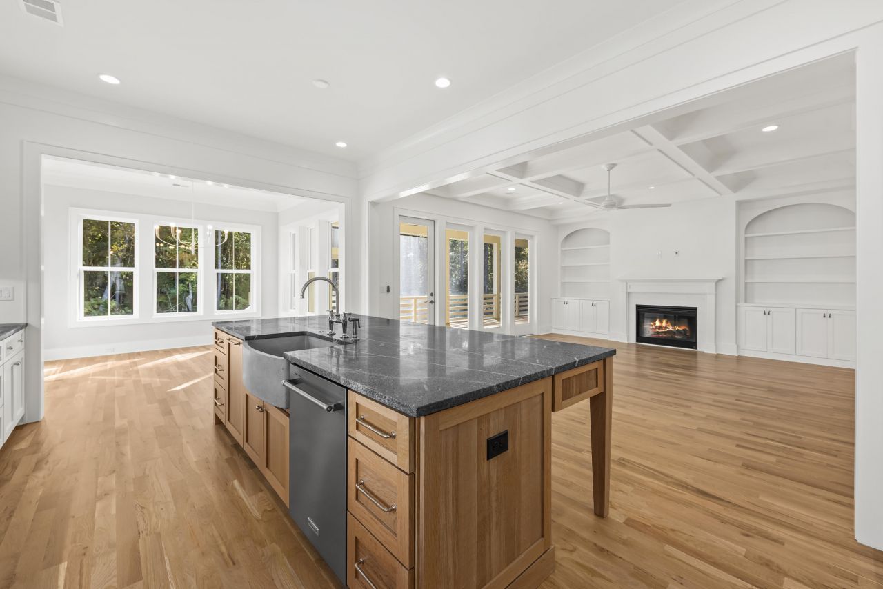 3893 Summerton Street Photo 12