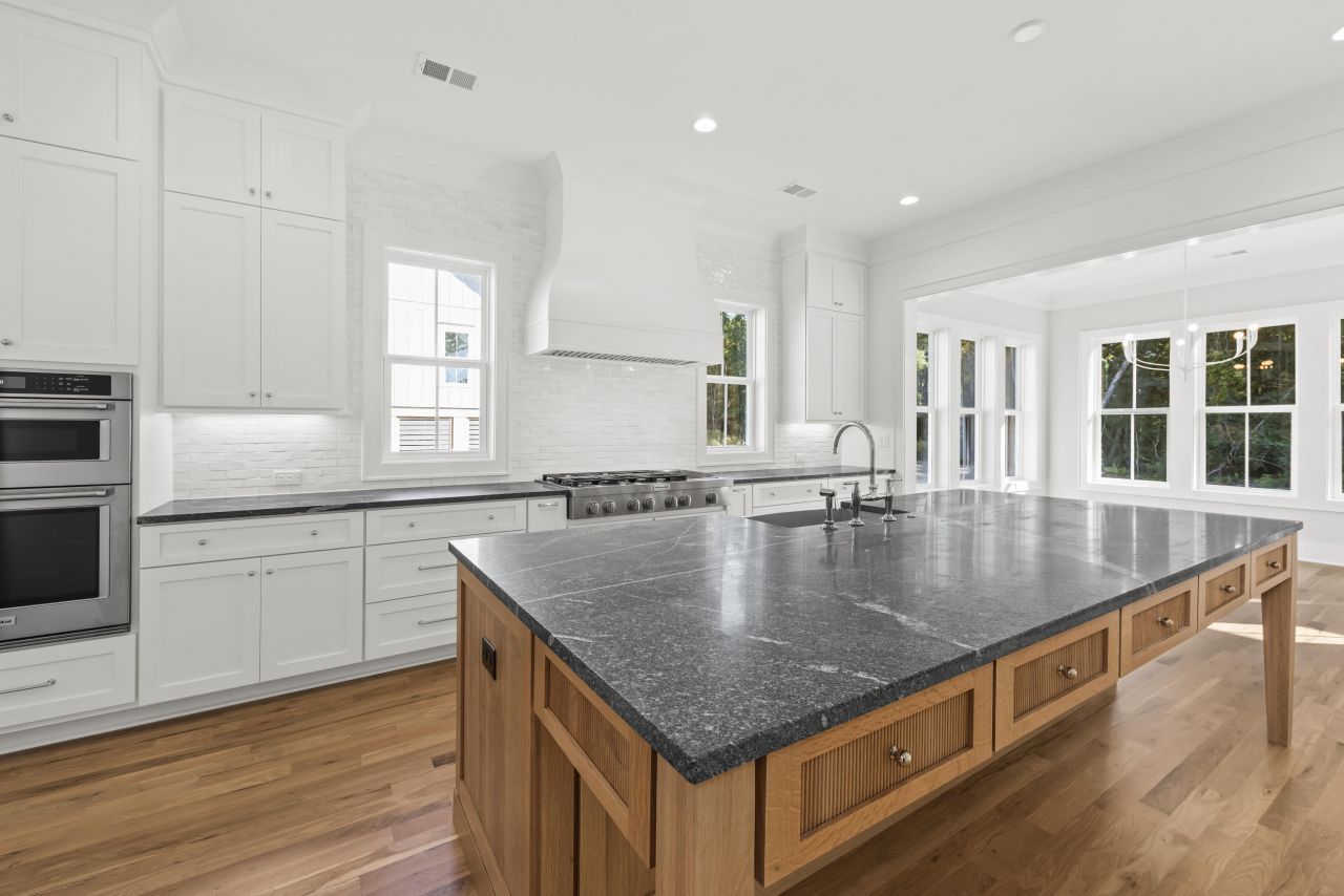 3893 Summerton Street Photo 13