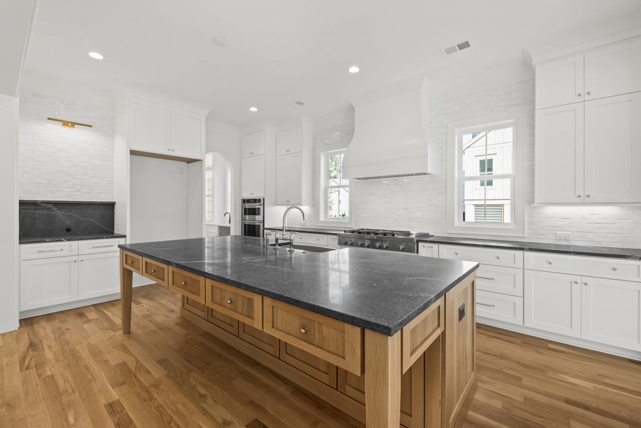 3893 Summerton Street Photo 15