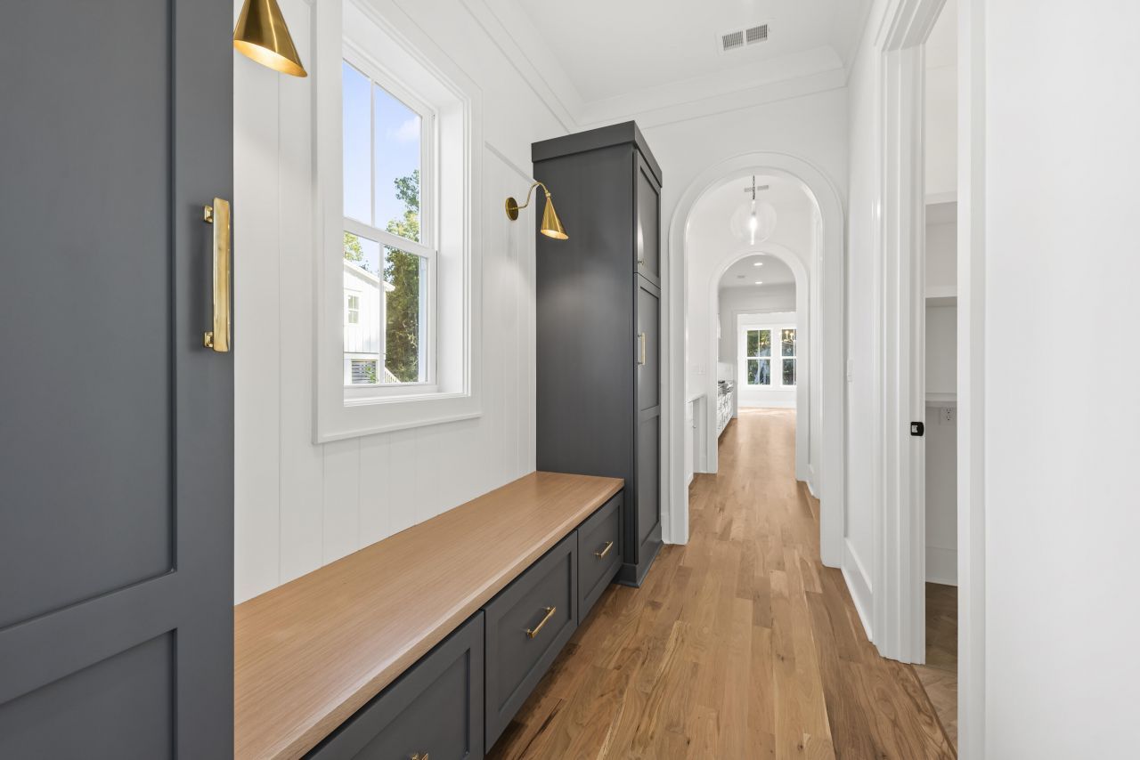 3893 Summerton Street Photo 9