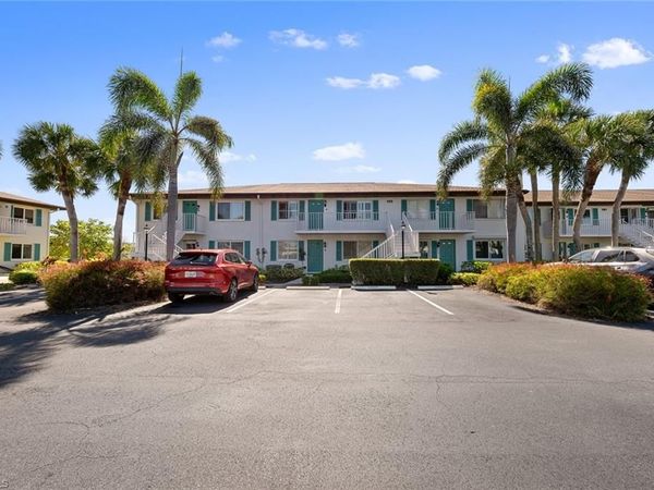 185 Penny LN, Unit 4, NAPLES, FL 34112