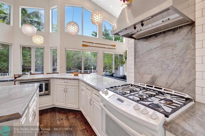 216 SE 10th St, Fort Lauderdale, FL 33316 Photo