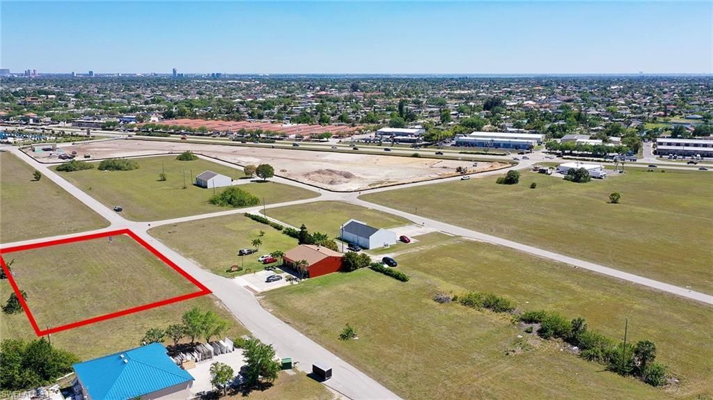 1069 NE 7th Ter, Cape Coral, FL 33909 Photo