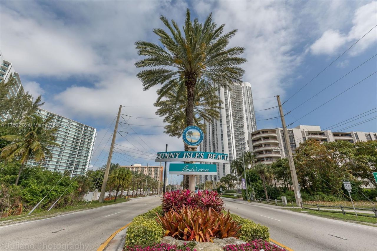 201 178th Dr, Unit 438, Sunny Isles Beach, FL 33160 Photo