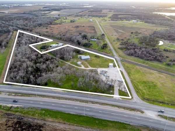 52 N Old Bloomington Road, Victoria, TX 77905