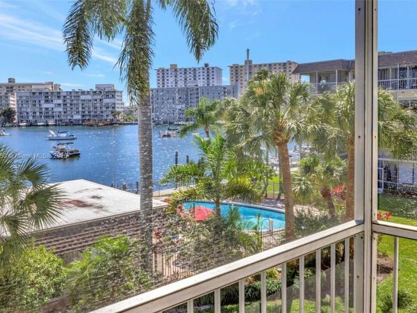 2200 Diana Dr, Unit 310, Hallandale Beach, FL 33009