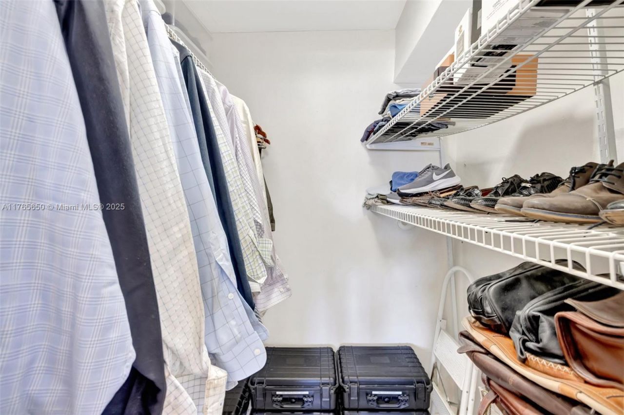 2200 Diana Dr, Unit 310, Hallandale Beach, FL 33009 Photo