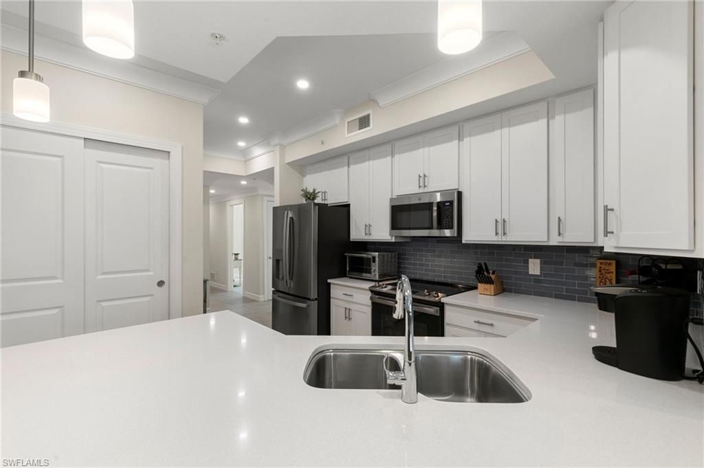 238 Indies Dr E, Unit 101, Naples, FL 34114 Photo