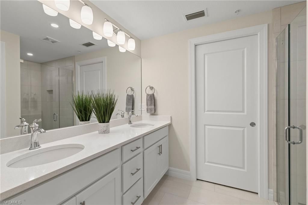 238 Indies Dr E, Unit 101, Naples, FL 34114 Photo