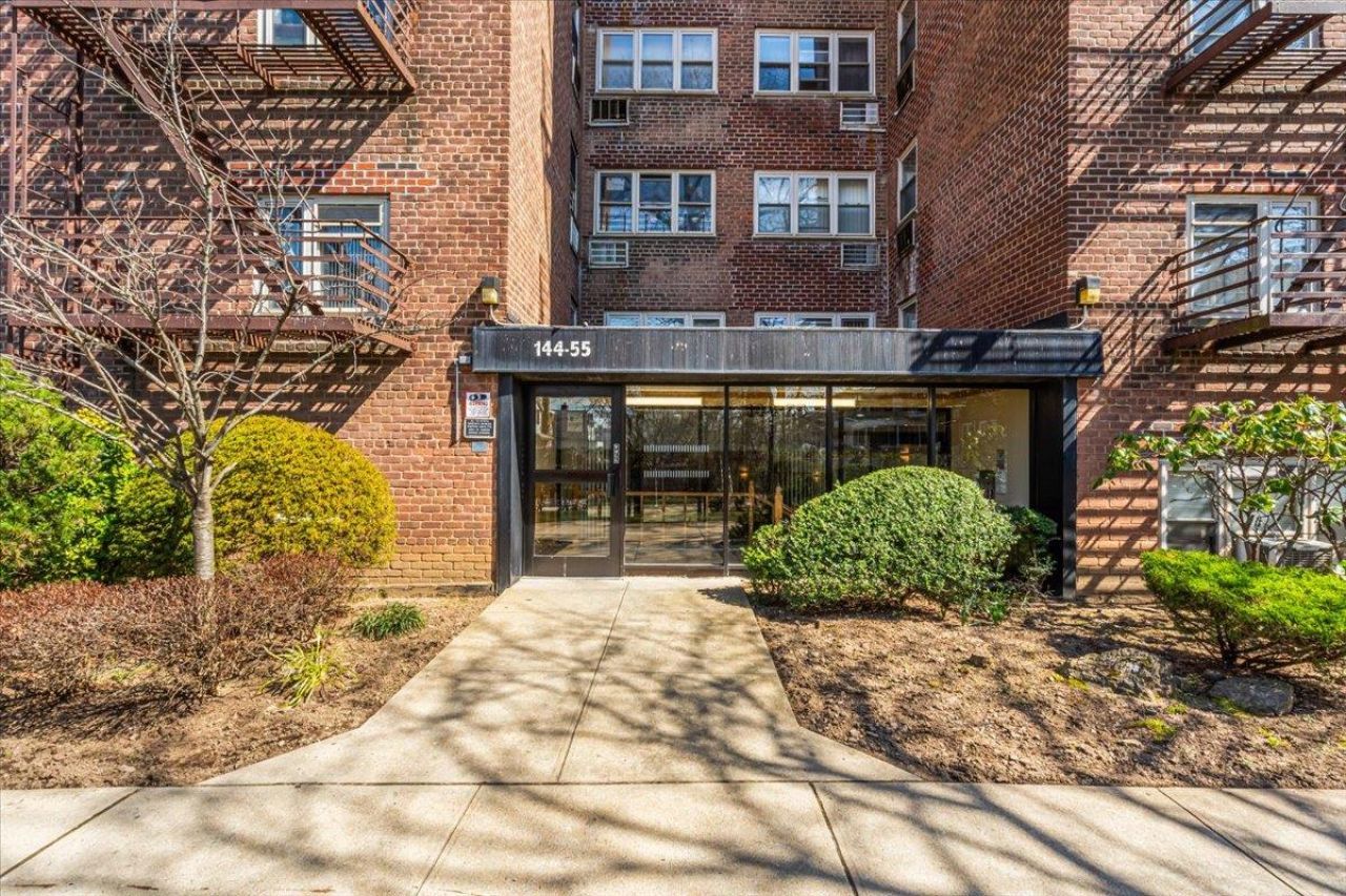 144-55 Melbourne Avenue, Unit 3J, Flushing, NY 11367 Main Photo