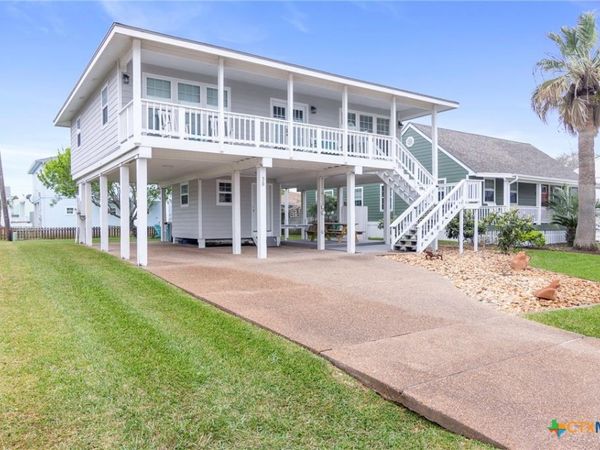 30 Nassau Drive, Rockport, TX 78382