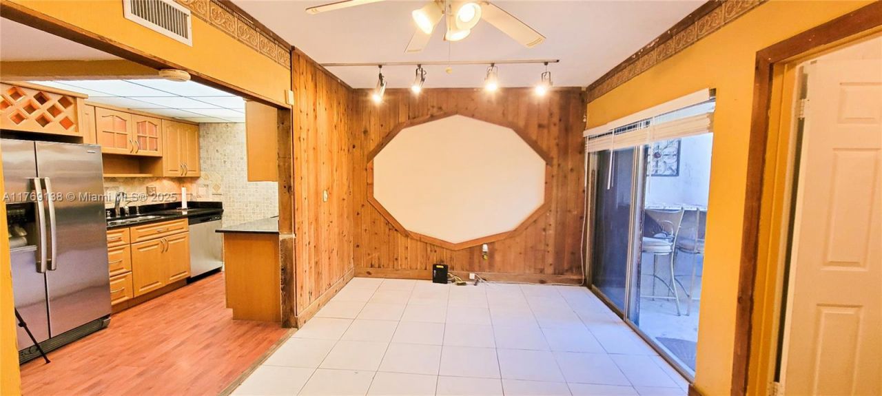 14241 Memorial Hwy, Unit 9F, Miami, FL 33161 Photo