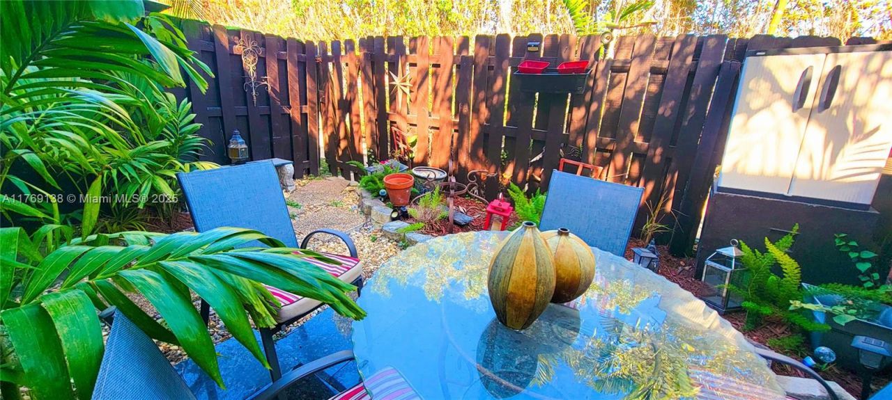 14241 Memorial Hwy, Unit 9F, Miami, FL 33161 Photo