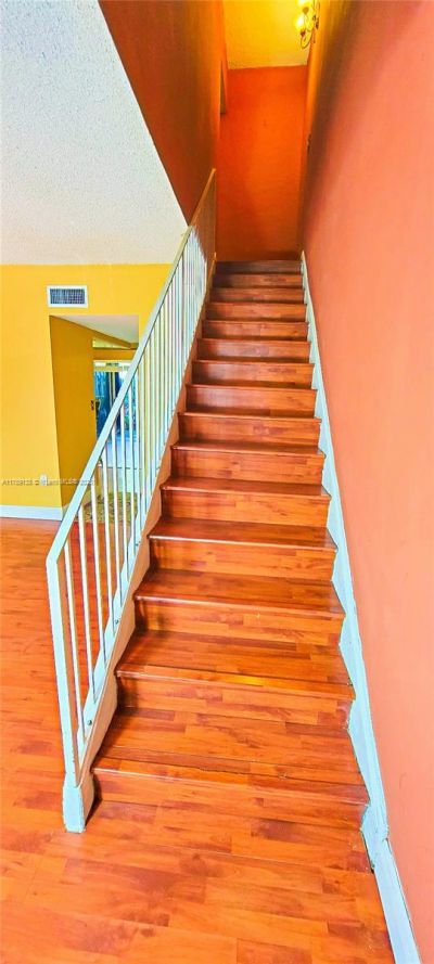 14241 Memorial Hwy, Unit 9F, Miami, FL 33161 Photo