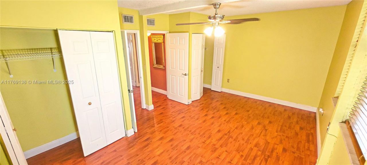 14241 Memorial Hwy, Unit 9F, Miami, FL 33161 Photo