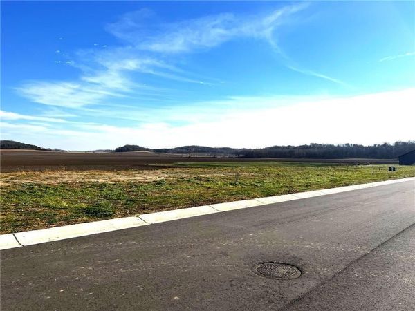 100 Rolling Hills Drive, Elgin, MN 55932