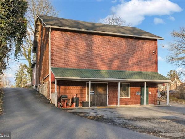 400 E MAIN STREET, ANNVILLE, PA 17003
