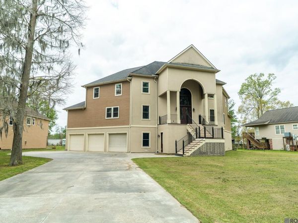 13876 Calle Sevario Dr, Prairieville, LA 70769