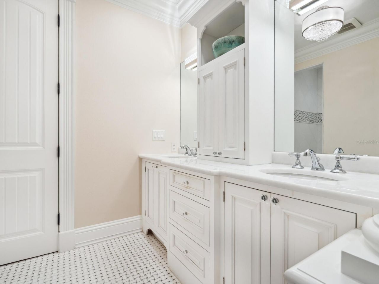 4129 Roberts Point Circle, Sarasota, FL 34242 Photo