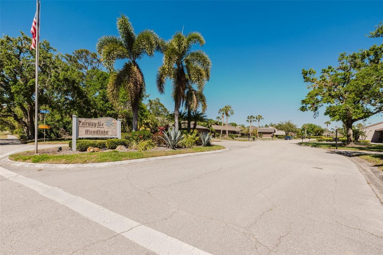 5604 Doral Drive, Sarasota, FL 34243 Photo