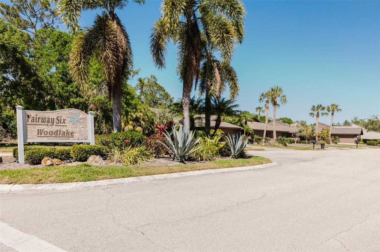 5604 Doral Drive, Sarasota, FL 34243 Photo