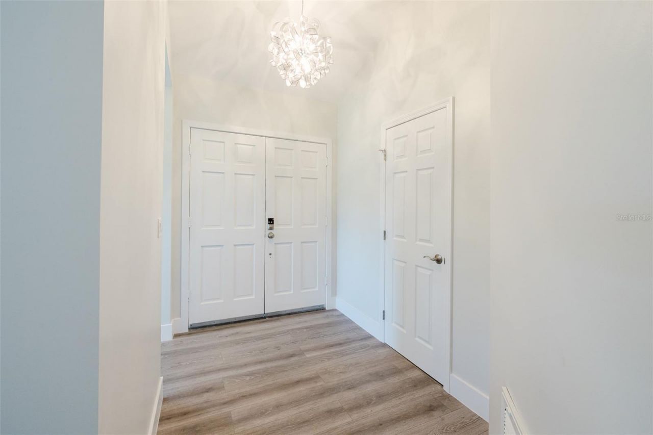 5604 Doral Drive, Sarasota, FL 34243 Photo