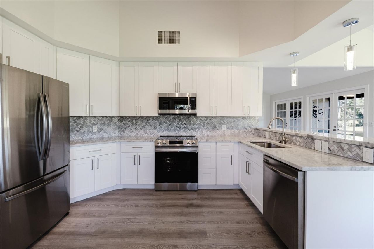 5604 Doral Drive, Sarasota, FL 34243 Photo