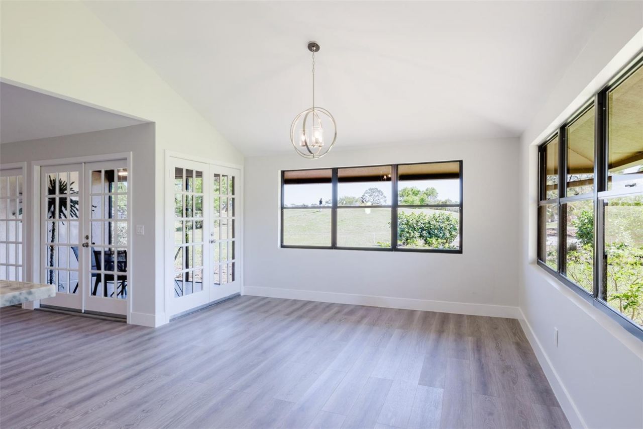 5604 Doral Drive, Sarasota, FL 34243 Photo