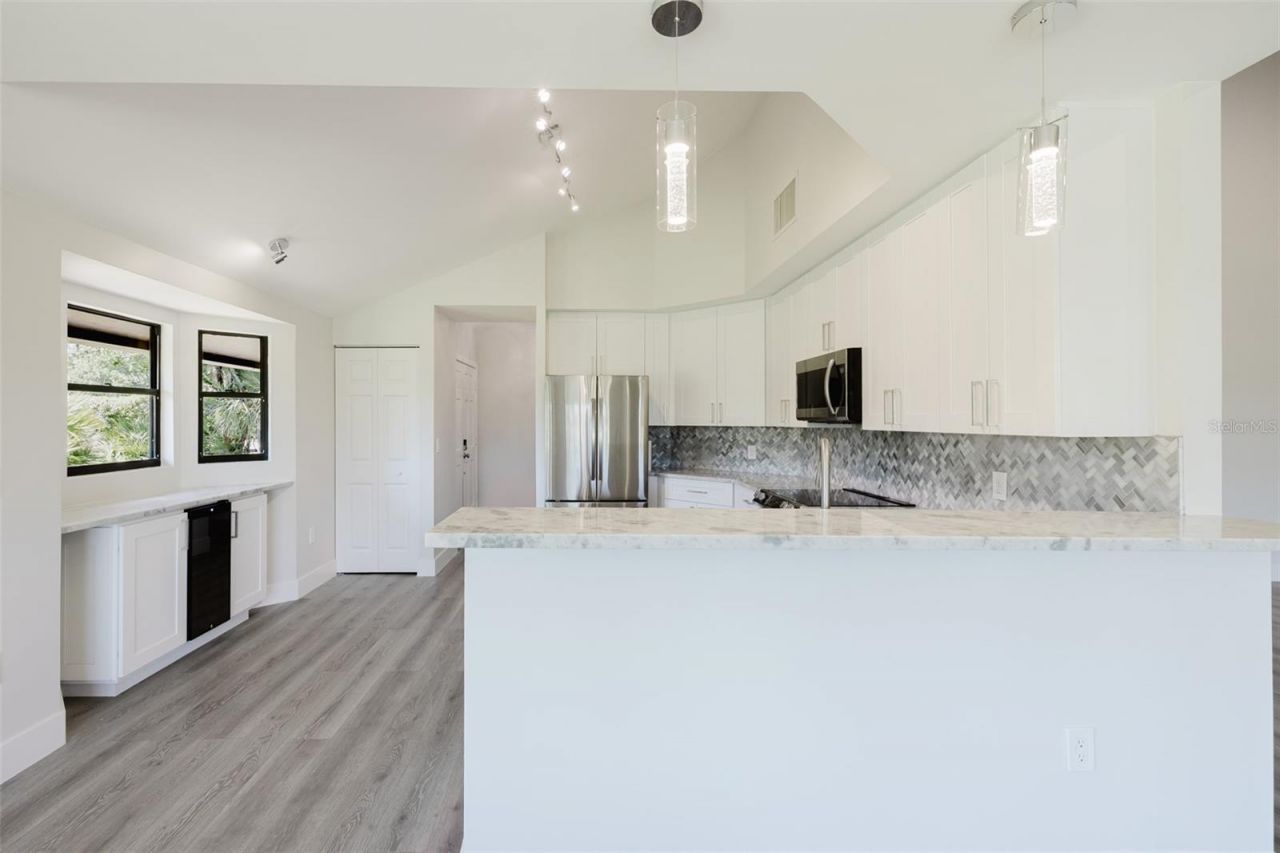 5604 Doral Drive, Sarasota, FL 34243 Photo