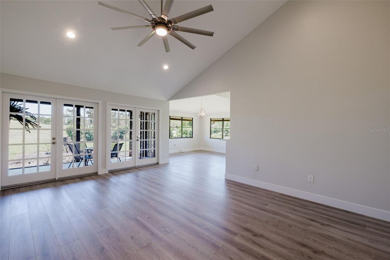 5604 Doral Drive, Sarasota, FL 34243 Photo