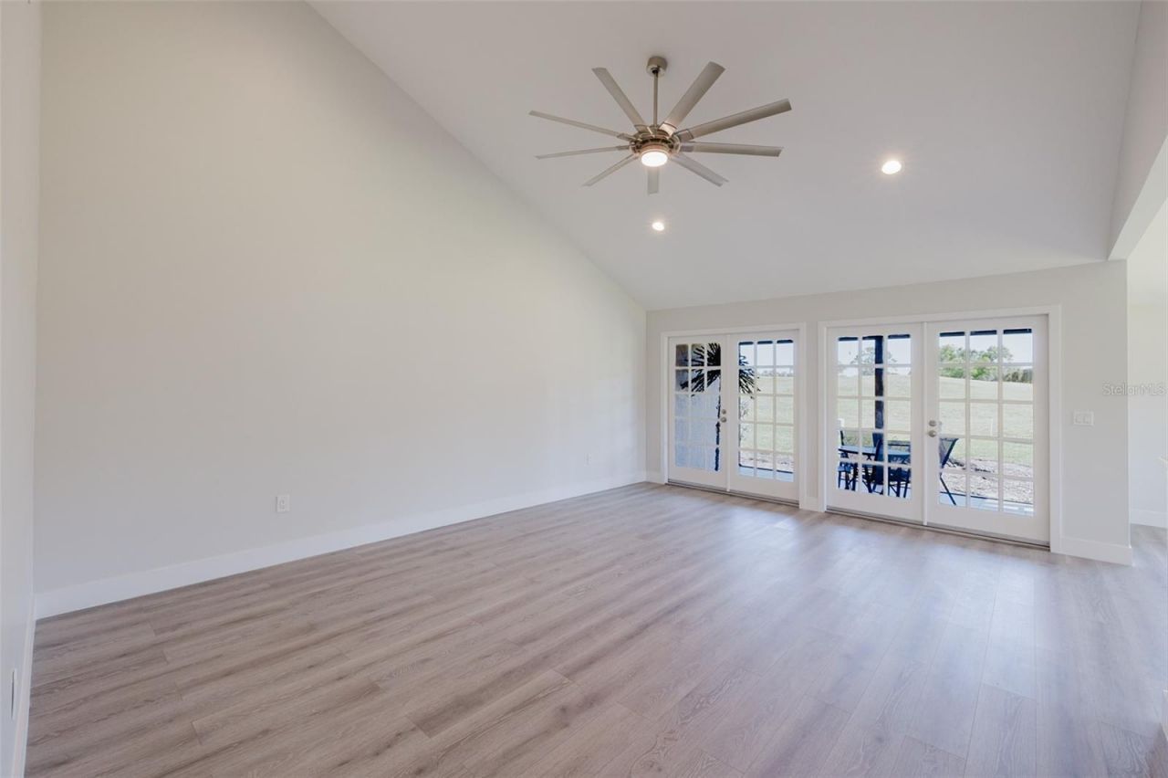 5604 Doral Drive, Sarasota, FL 34243 Photo