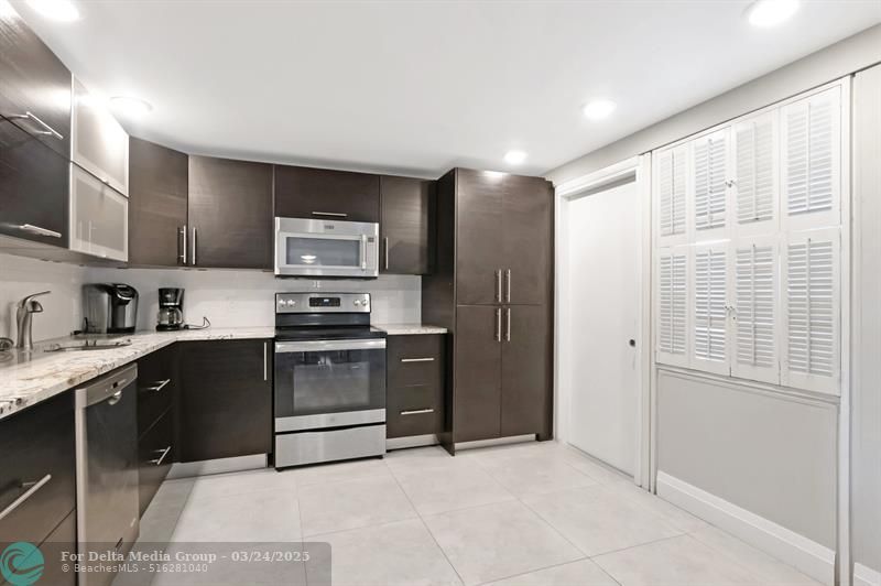 501 SW 11th Pl, Unit 403, Boca Raton, FL 33432 Photo