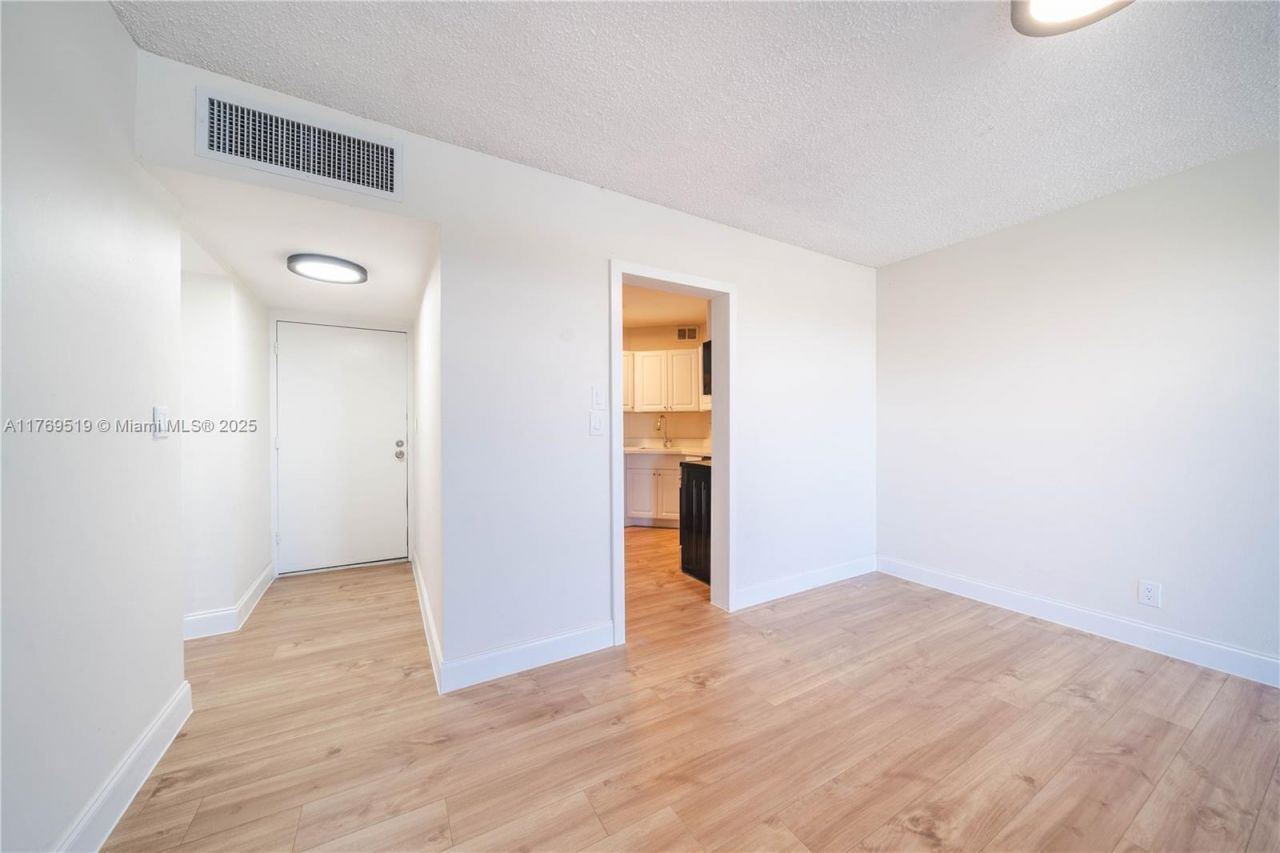 3301 Spanish Moss Ter, Unit 802, Lauderhill, FL 33319 Photo