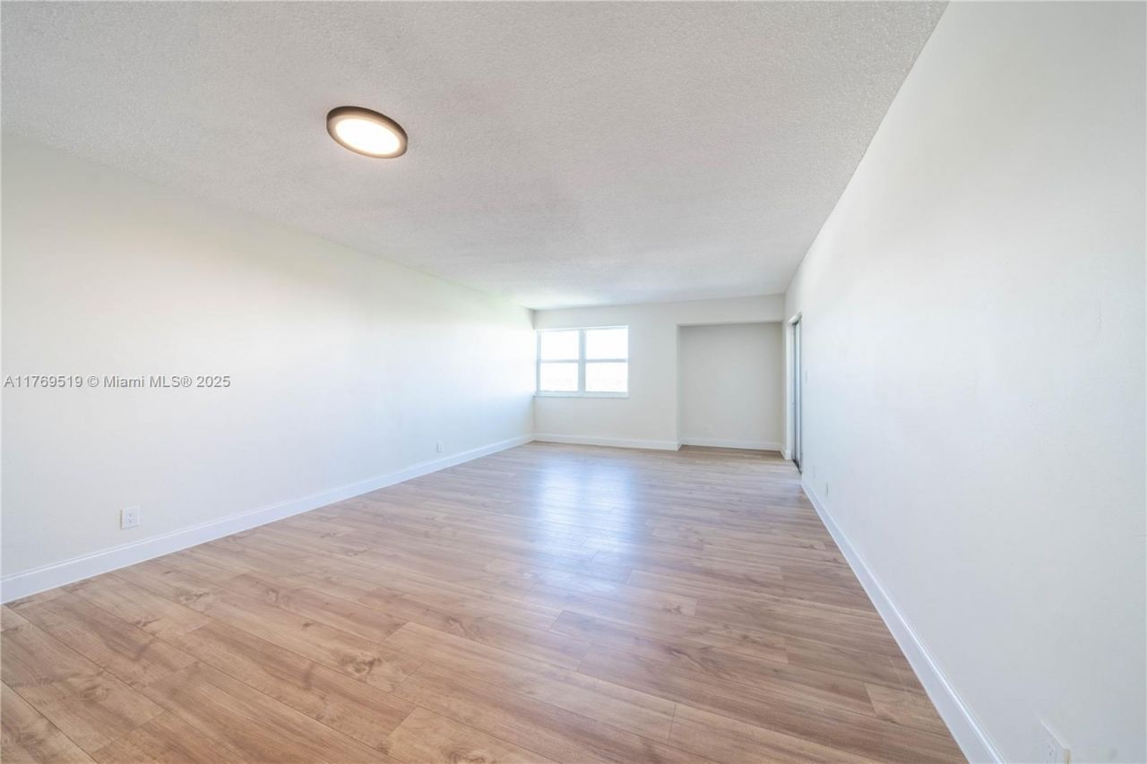 3301 Spanish Moss Ter, Unit 802, Lauderhill, FL 33319 Photo