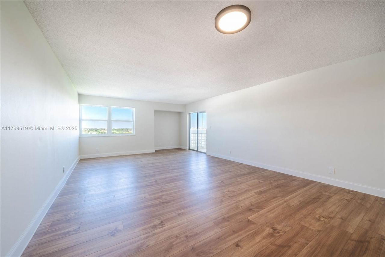 3301 Spanish Moss Ter, Unit 802, Lauderhill, FL 33319 Photo