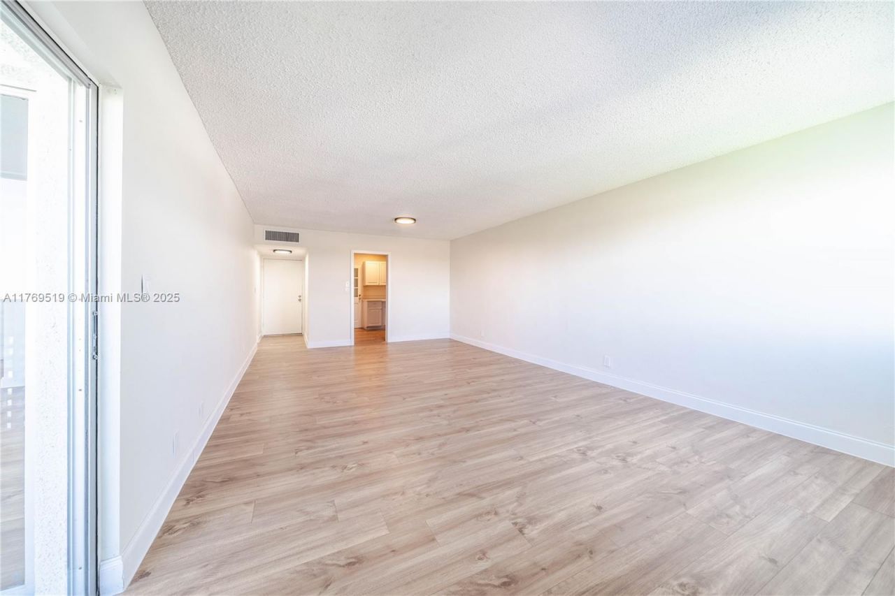 3301 Spanish Moss Ter, Unit 802, Lauderhill, FL 33319 Photo