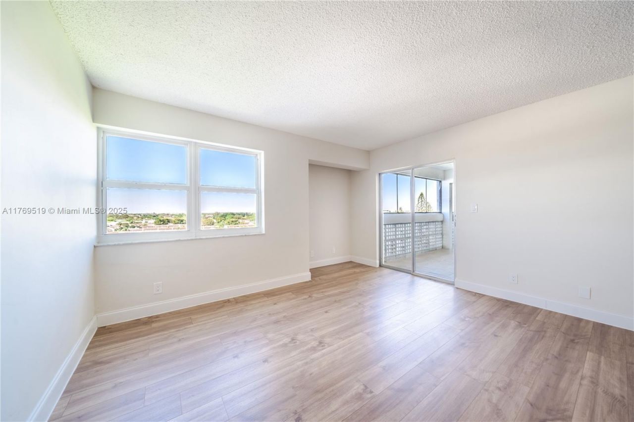 3301 Spanish Moss Ter, Unit 802, Lauderhill, FL 33319 Photo