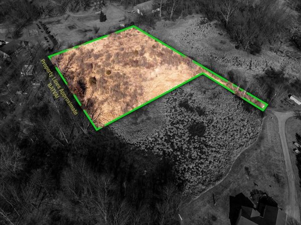 V/L Commerce, Brighton, MI 48114