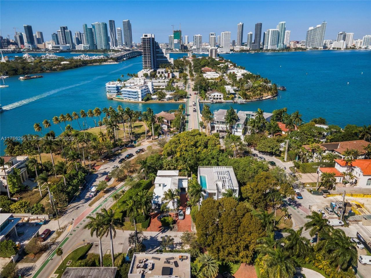 1250 N Venetian Way, Miami, FL 33139 Photo