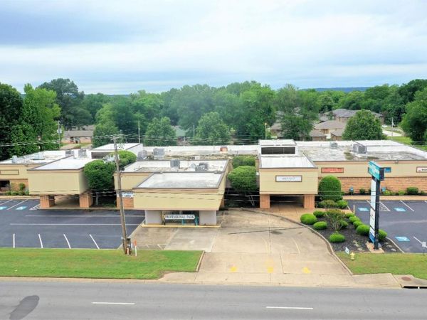 2504 W Main Street, Russellville, AR 72801