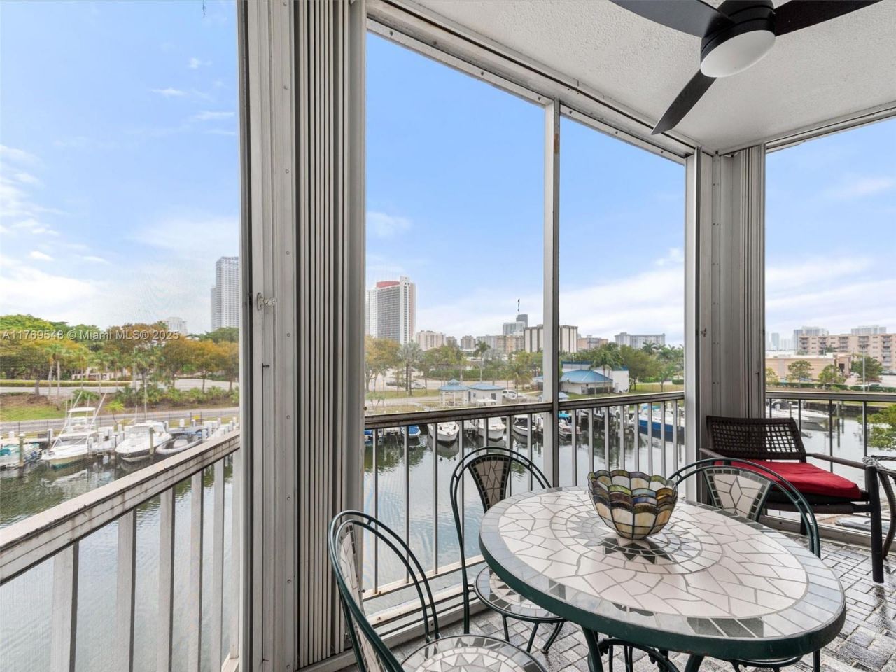 200 Diplomat Pkwy, Unit 424, Hallandale Beach, FL 33009 Photo