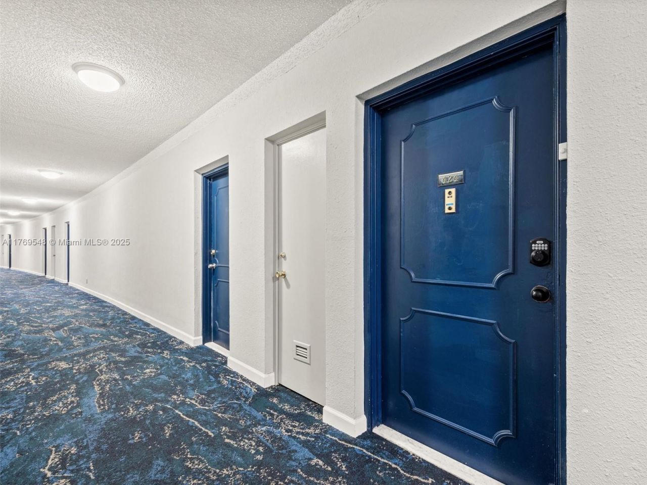 200 Diplomat Pkwy, Unit 424, Hallandale Beach, FL 33009 Photo