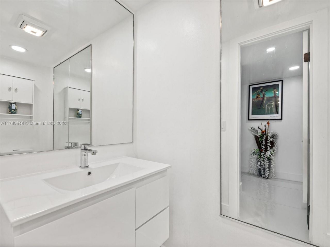 200 Diplomat Pkwy, Unit 424, Hallandale Beach, FL 33009 Photo