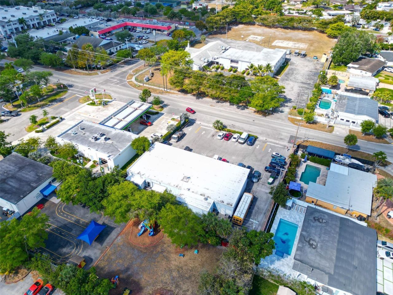 17851 NW 78th Ave, Hialeah, FL 33015 Photo