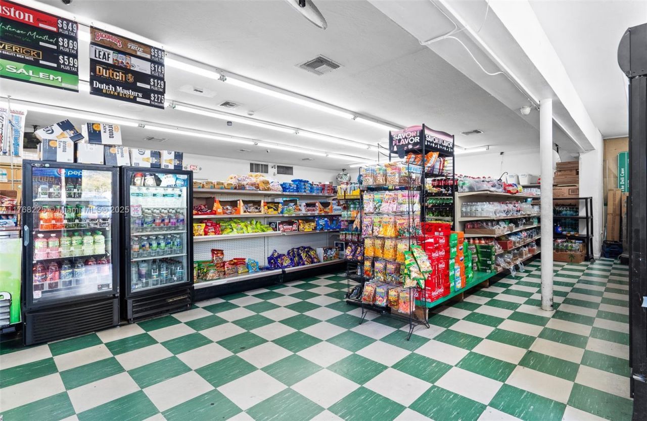 17851 NW 78th Ave, Hialeah, FL 33015 Photo