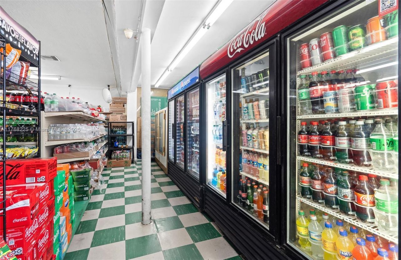 17851 NW 78th Ave, Hialeah, FL 33015 Photo