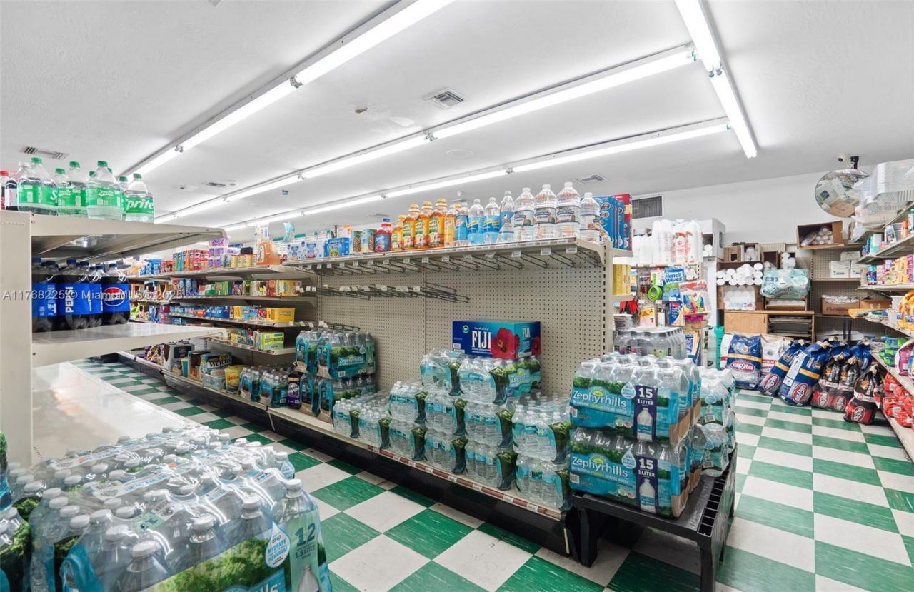 17851 NW 78th Ave, Hialeah, FL 33015 Photo